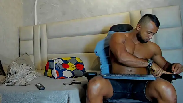 Dark lennox online show from May 25, 2026, 1:44 am