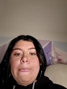 Snapshot of tania_22xx chatting on May 8, 2026, 6:19 am tania 22xx online show from May 8, 2026, 6:19 am