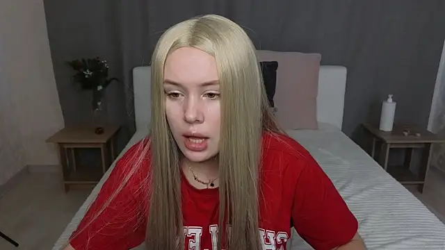 MelissaAvis online show from July 6, 2026, 5:37 am