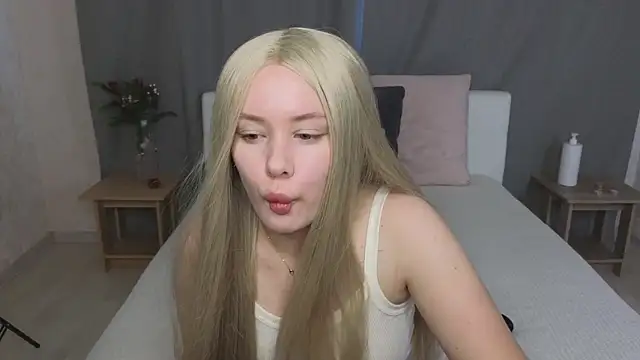 MelissaAvis online show from July 13, 2026, 4:59 am