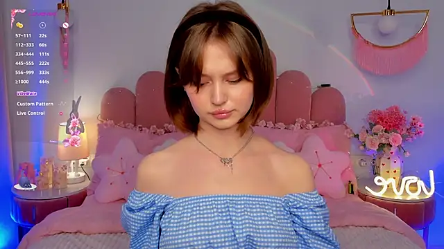 MariLew online show from April 24, 2026, 5:32 am