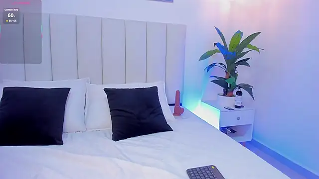 Snapshot of Megan_Brunette2 chatting on April 5, 2026, 11:13 pm Megan Brunette2 online show from April 5, 2026, 11:13 pm