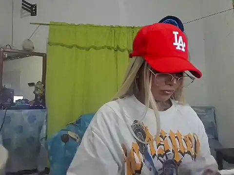 skinny tyffany online show from May 27, 2026, 5:04 am