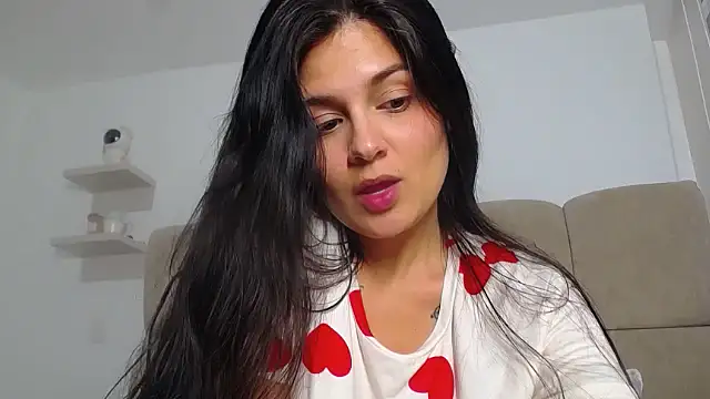 Snapshot of SofiaBanks_ chatting on April 16, 2026, 10:01 pm SofiaBanks online show from April 16, 2026, 10:01 pm