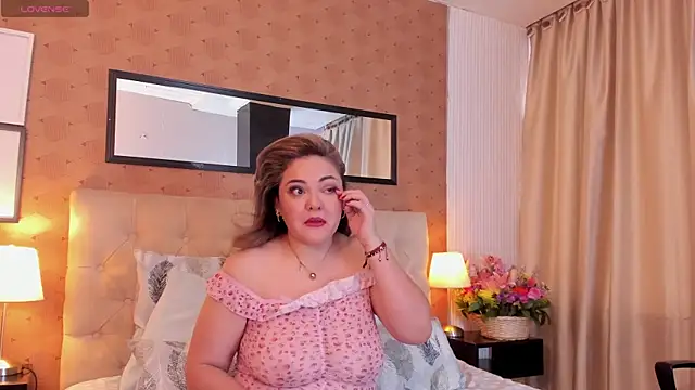 Snapshot of Natashablade__ chatting on April 7, 2026, 11:54 am Natashablade online show from April 7, 2026, 11:54 am