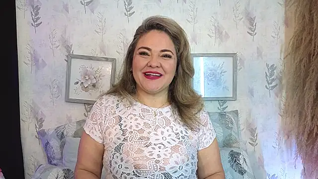 Snapshot of Natashablade__ chatting on May 13, 2026, 11:40 am Natashablade online show from May 13, 2026, 11:40 am