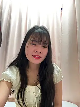 Naked-xx online show from May 17, 2026, 3:15 am