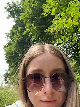 AliceVilliers online show from July 6, 2026, 8:44 am