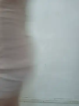 Snapshot of Rosesarem chatting on June 11, 2026, 6:11 am Rosesarem online show from June 11, 2026, 6:11 am