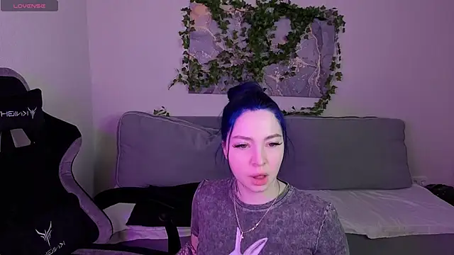 honey cherrry online show from June 2, 2026, 1:40 am