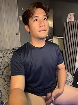 Snapshot of Titanryu chatting on July 12, 2026, 1:51 am Titanryu online show from July 12, 2026, 1:51 am