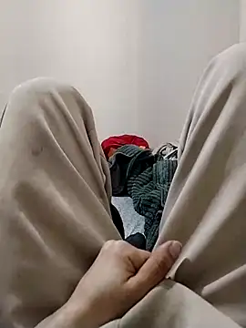 Snapshot of y2561 chatting on March 26, 2026, 11:21 pm y2561 online show from March 26, 2026, 11:21 pm