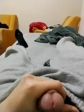 Snapshot of y2561 chatting on March 31, 2026, 10:43 pm y2561 online show from March 31, 2026, 10:43 pm