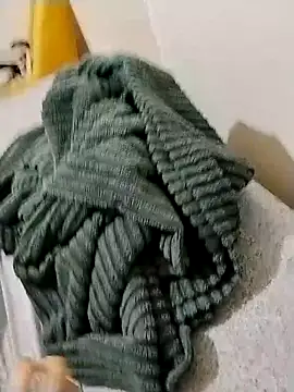 Snapshot of y2561 chatting on April 1, 2026, 12:50 pm y2561 online show from April 1, 2026, 12:50 pm