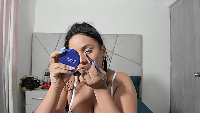 Snapshot of VeraBellucci chatting on April 7, 2026, 11:10 am VeraBellucci online show from April 7, 2026, 11:10 am