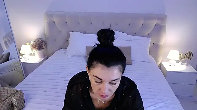 AriannaCruise online show from July 9, 2026, 3:54 am