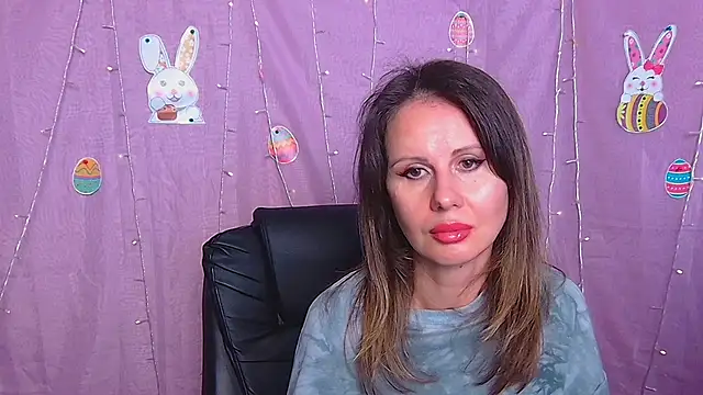 ElsaFrey online show from April 2, 2026, 10:13 am