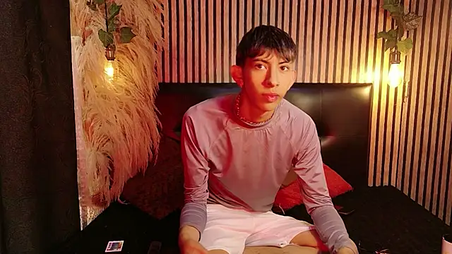 Snapshot of Tommy_Fox chatting on April 14, 2026, 1:06 pm Tommy Fox online show from April 14, 2026, 1:06 pm