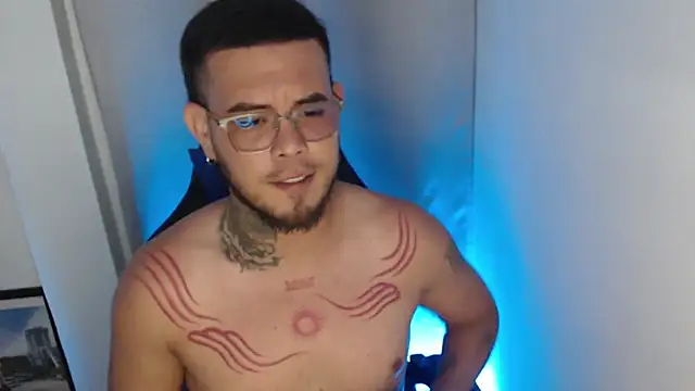 Snapshot of maik_gonsalez chatting on March 28, 2026, 3:00 pm maik gonsalez online show from March 28, 2026, 3:00 pm