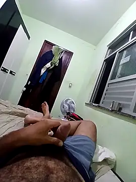 Aecio2029 online show from April 14, 2026, 12:27 am