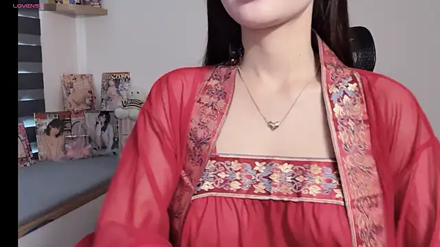 Reina Sweet online show from May 6, 2026, 4:08 am