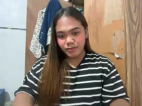 Snapshot of yourhotwild_bella chatting on July 29, 2026, 5:22 pm yourhotwild bella online show from July 29, 2026, 5:22 pm