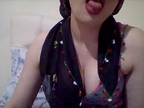 Snapshot of busex25 chatting on April 16, 2026, 9:04 pm busex25 online show from April 16, 2026, 9:04 pm