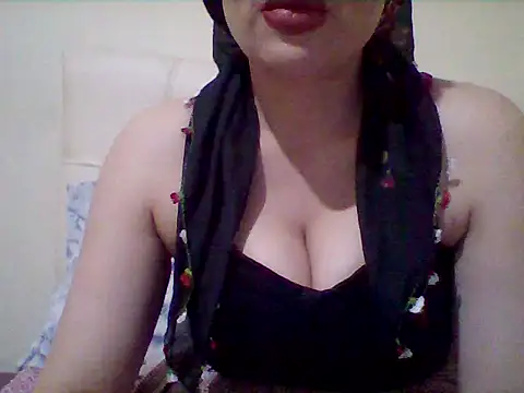 Snapshot of busex25 chatting on April 16, 2026, 9:50 pm busex25 online show from April 16, 2026, 9:50 pm