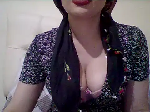 Snapshot of busex25 chatting on April 22, 2026, 8:43 pm busex25 online show from April 22, 2026, 8:43 pm
