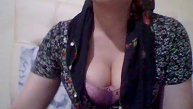 Snapshot of busex25 chatting on April 25, 2026, 9:01 pm busex25 online show from April 25, 2026, 9:01 pm