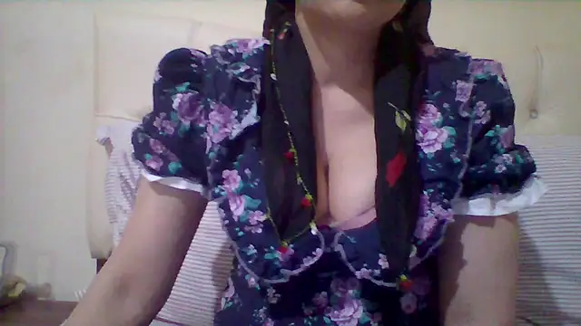 Snapshot of busex25 chatting on May 20, 2026, 9:21 pm busex25 online show from May 20, 2026, 9:21 pm