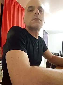 Snapshot of RoyVargo_real chatting on March 30, 2026, 4:24 am RoyVargo real online show from March 30, 2026, 4:24 am