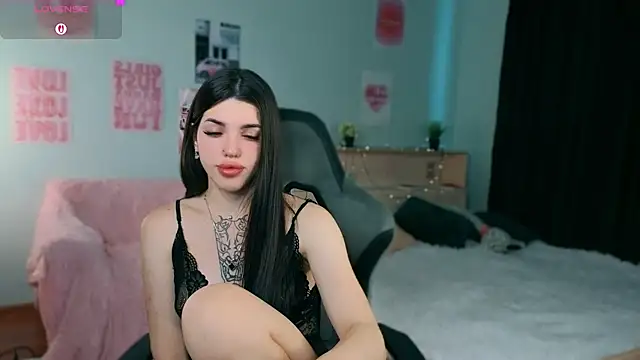 molly rettyy online show from July 9, 2026, 4:05 am