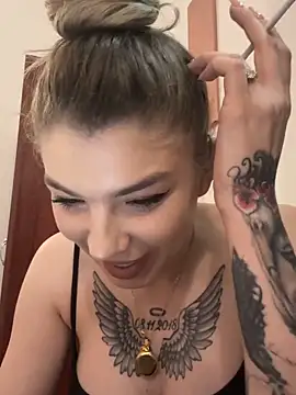 AishaDiamond online show from April 1, 2026, 4:24 am