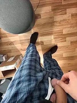 MassiveMask online show from April 7, 2026, 8:15 am