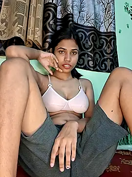 sexy  Valentine online show from May 19, 2026, 4:35 pm