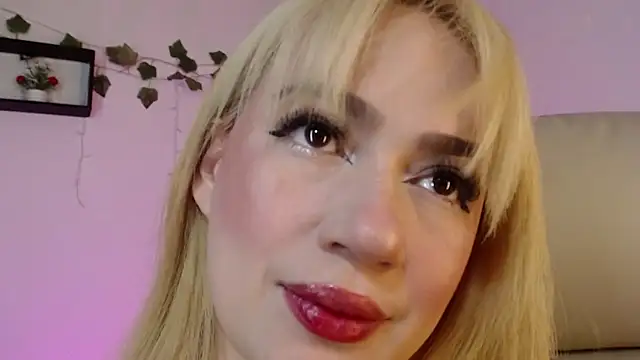 Carolina 2403 online show from May 29, 2026, 11:36 pm