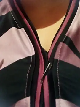 itz-liliroy online show from April 3, 2026, 12:36 pm