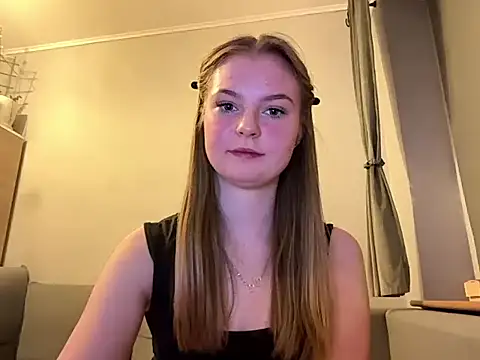 MargaretCutegirl online show from April 13, 2026, 6:35 pm