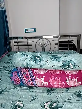 Snapshot of CamGirl_Neha chatting on May 6, 2026, 6:35 pm CamGirl Neha online show from May 6, 2026, 6:35 pm