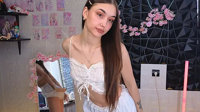 belle cute online show from April 4, 2026, 2:54 am