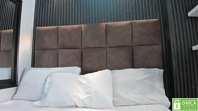 Debora Blaze  online show from April 4, 2026, 8:28 pm