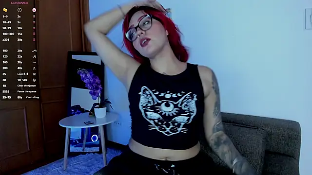 Violett Sykes online show from April 13, 2026, 10:04 pm