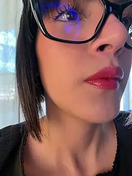 Snapshot of SeleneHale chatting on July 10, 2026, 7:27 pm SeleneHale online show from July 10, 2026, 7:27 pm