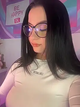 L0LA XO online show from April 5, 2026, 5:32 pm