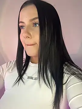 L0LA XO online show from April 14, 2026, 12:33 pm