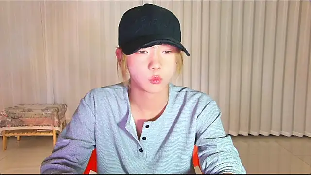 wumei-001 online show from April 12, 2026, 12:43 pm