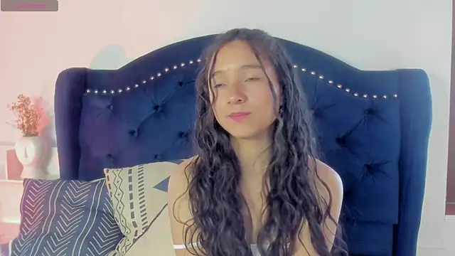 Honney Bunny18 online show from April 2, 2026, 7:55 pm