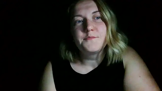 Snapshot of TinaKittyX chatting on May 15, 2026, 9:22 pm TinaKittyX online show from May 15, 2026, 9:22 pm