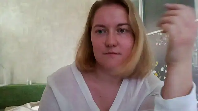 Snapshot of TinaKittyX chatting on May 19, 2026, 12:00 pm TinaKittyX online show from May 19, 2026, 12:00 pm